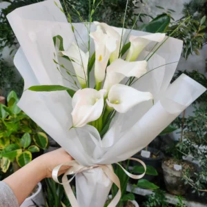 Graceful Calla Lily Bouquet