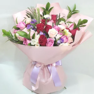 Sweet Romance Mixed Rose Bouquet